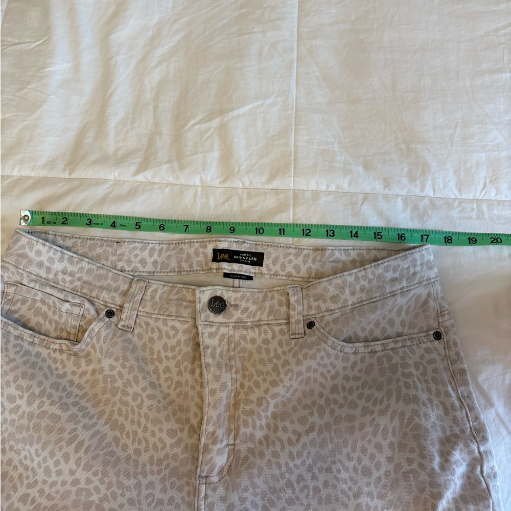 Lee Leopard Print Women Jeans - Picture 4 of 6